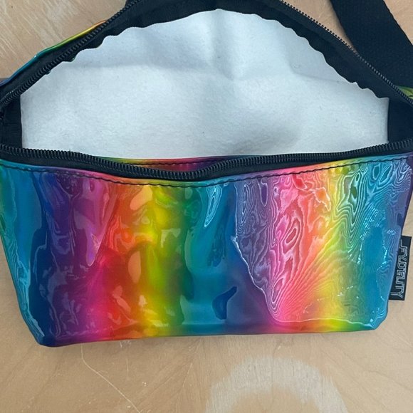 Fydelity Holographic Metallic Rainbow Ultra-Slim Fanny Pack 9" x 5.5" x 1" - Picture 4 of 5